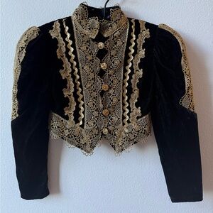 EUC Vintage Jessica McClintock Child Black Velvet Jacket With Gold Lace Size 7